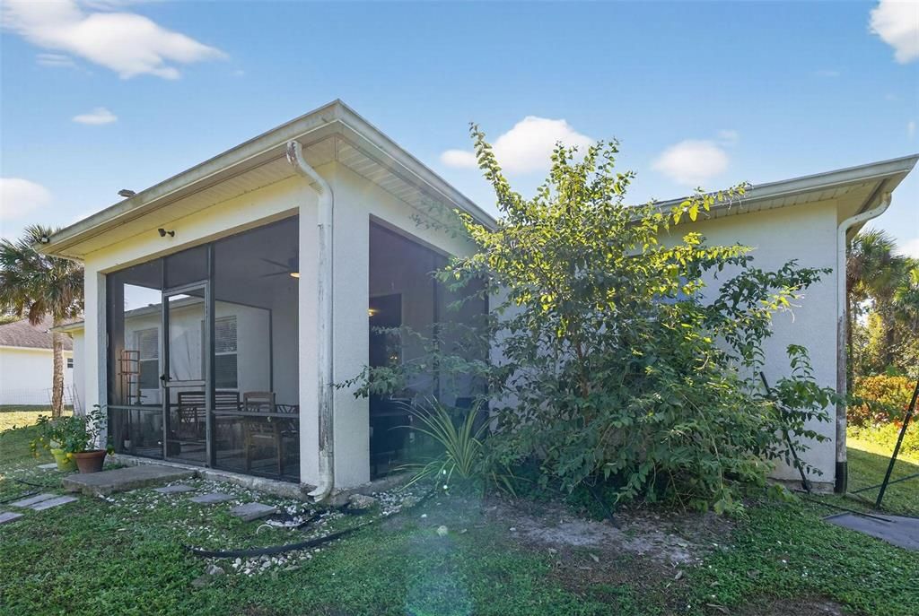 For Sale: $399,900 (3 beds, 2 baths, 2040 Square Feet)