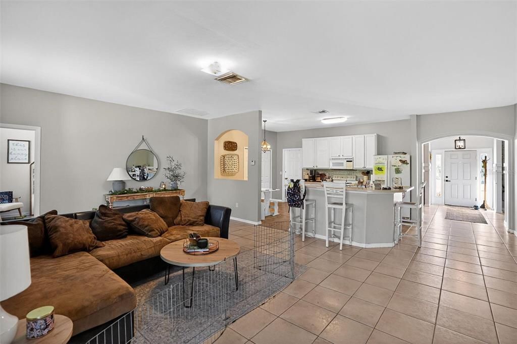 For Sale: $399,900 (3 beds, 2 baths, 2040 Square Feet)