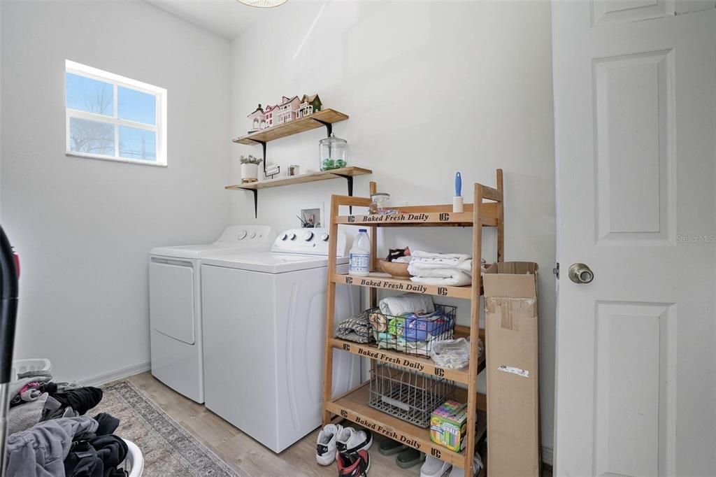 For Sale: $399,900 (3 beds, 2 baths, 2040 Square Feet)