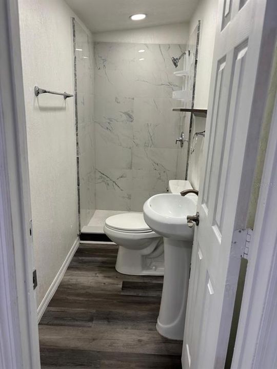 待售: $420,000 (5 贝兹, 3 浴室, 1666 平方英尺)