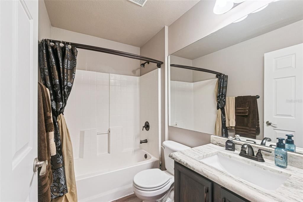 For Sale: $385,000 (3 beds, 2 baths, 1734 Square Feet)