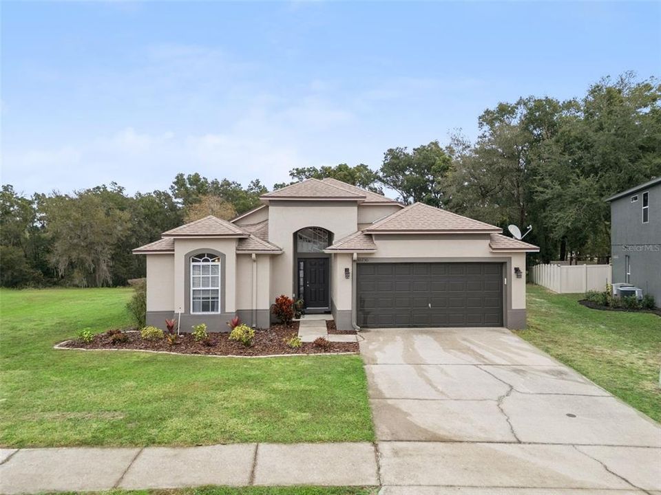 For Sale: $385,000 (3 beds, 2 baths, 1734 Square Feet)