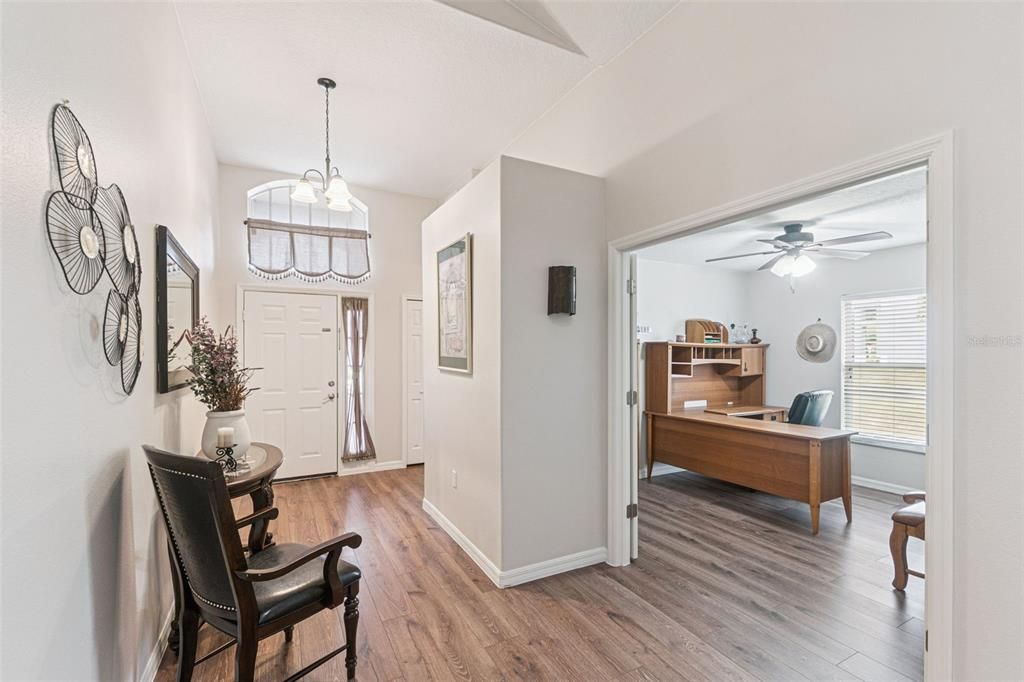 For Sale: $385,000 (3 beds, 2 baths, 1734 Square Feet)