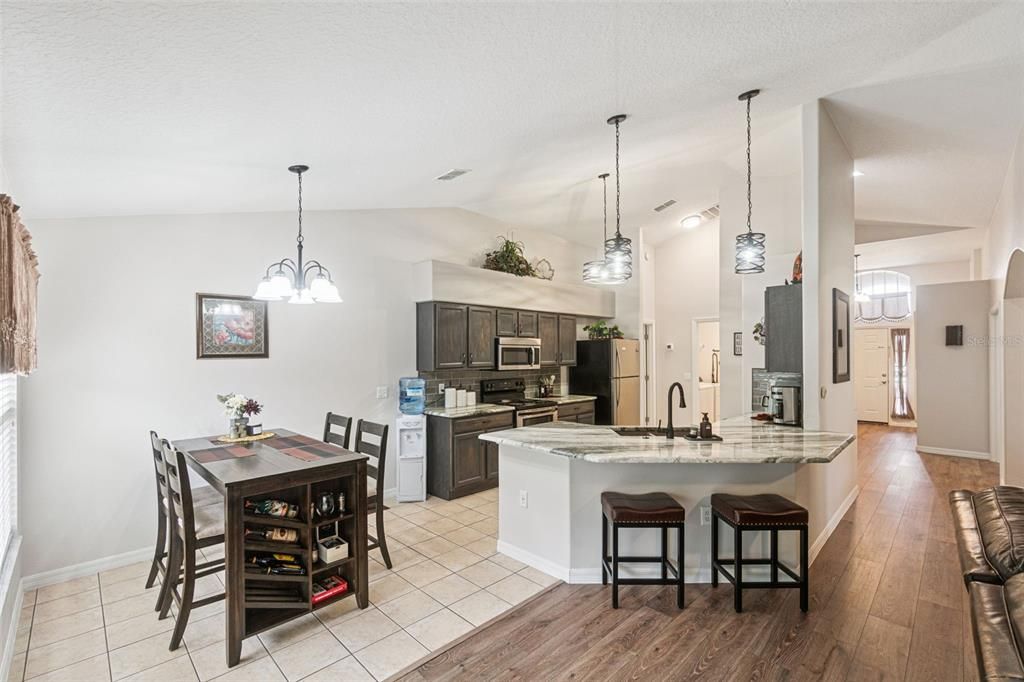 For Sale: $385,000 (3 beds, 2 baths, 1734 Square Feet)