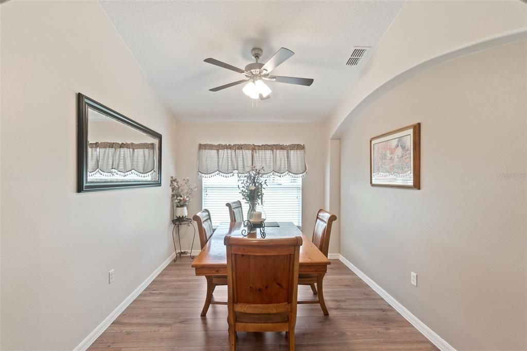 For Sale: $385,000 (3 beds, 2 baths, 1734 Square Feet)