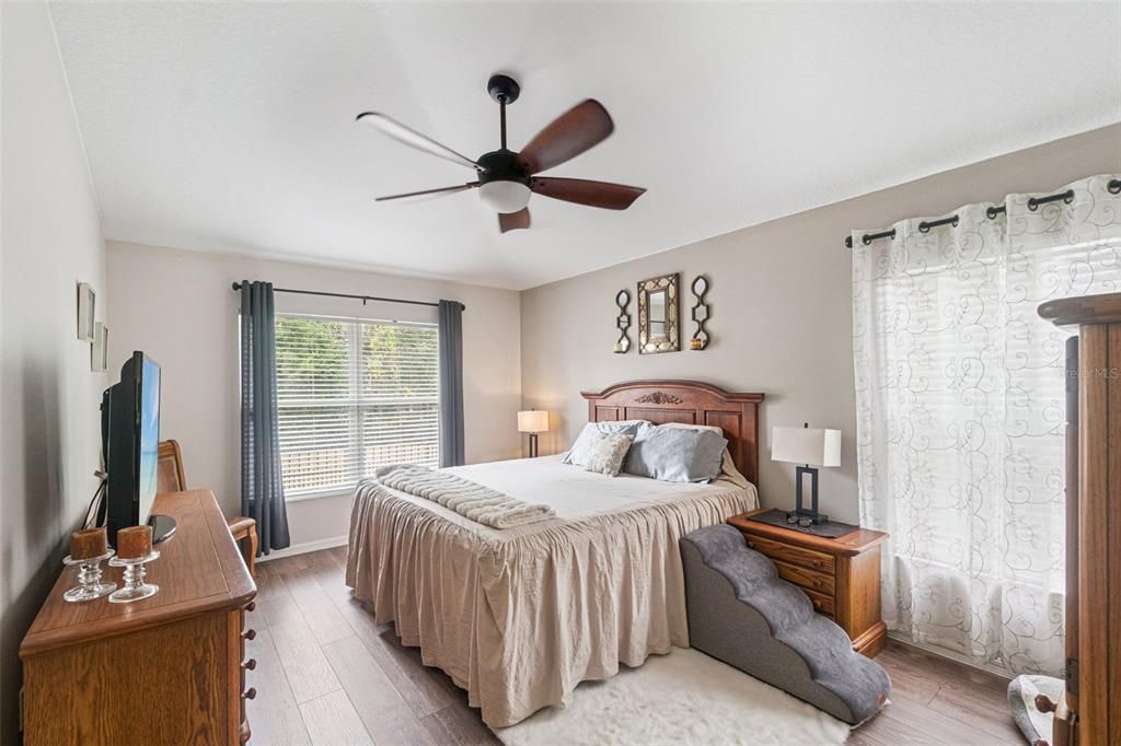 For Sale: $385,000 (3 beds, 2 baths, 1734 Square Feet)