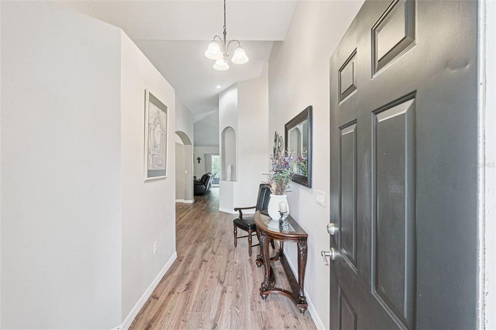 For Sale: $385,000 (3 beds, 2 baths, 1734 Square Feet)