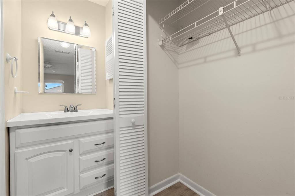 En Venta: $229,000 (2 camas, 2 baños, 1100 Pies cuadrados)