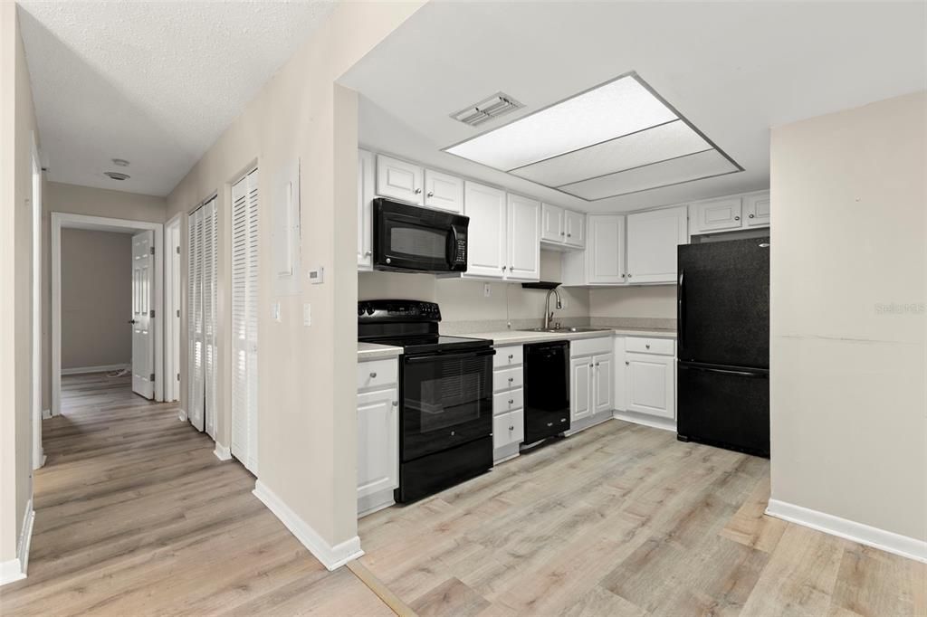 En Venta: $229,000 (2 camas, 2 baños, 1100 Pies cuadrados)