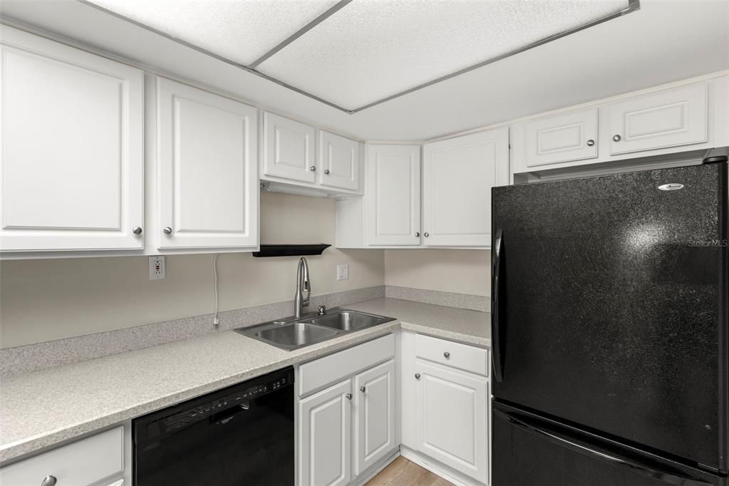 En Venta: $229,000 (2 camas, 2 baños, 1100 Pies cuadrados)