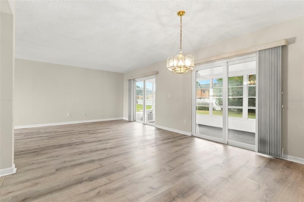 En Venta: $229,000 (2 camas, 2 baños, 1100 Pies cuadrados)