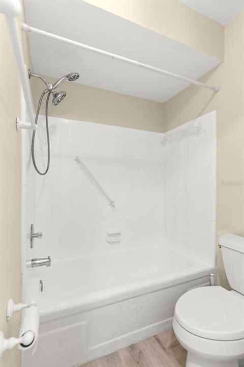 En Venta: $229,000 (2 camas, 2 baños, 1100 Pies cuadrados)