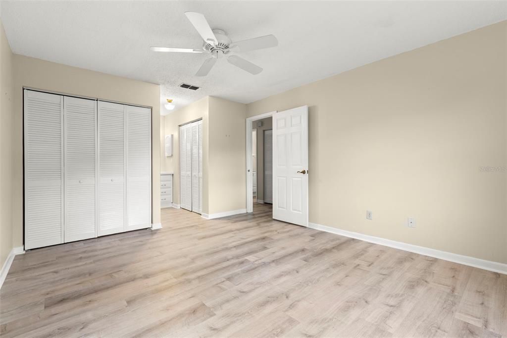 En Venta: $229,000 (2 camas, 2 baños, 1100 Pies cuadrados)