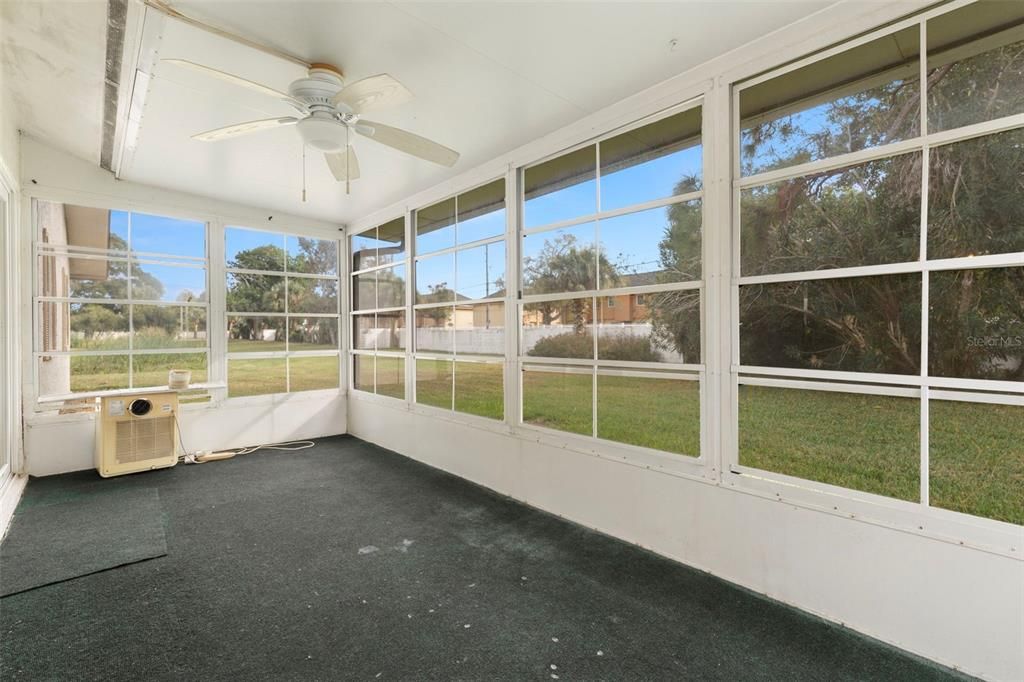 En Venta: $229,000 (2 camas, 2 baños, 1100 Pies cuadrados)