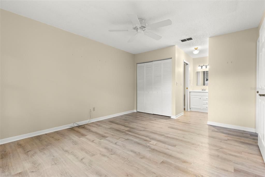 En Venta: $229,000 (2 camas, 2 baños, 1100 Pies cuadrados)