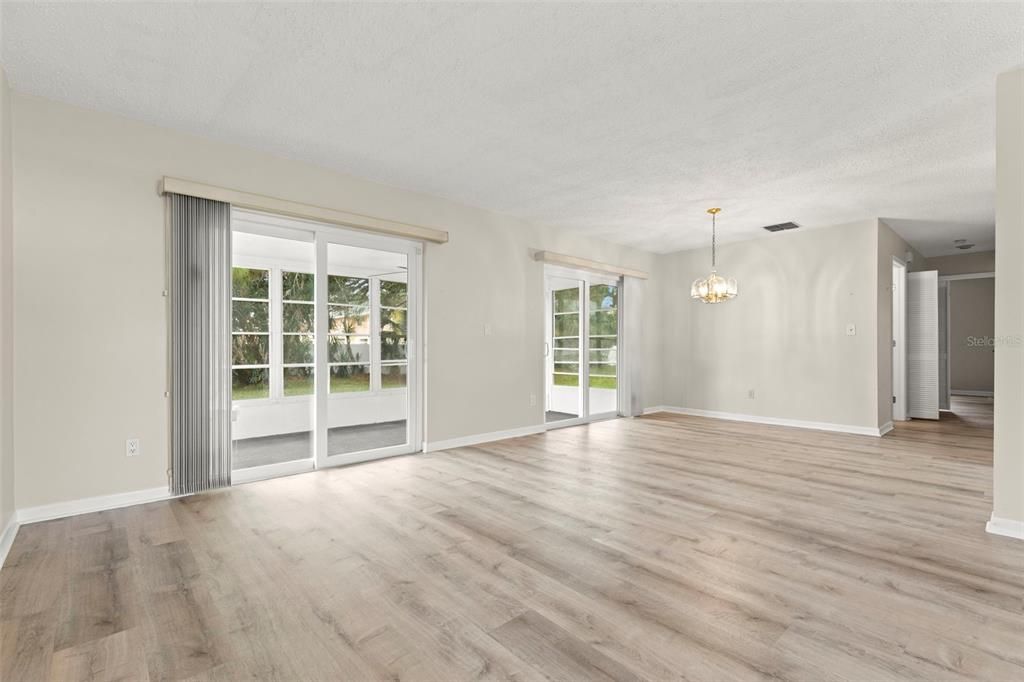 En Venta: $229,000 (2 camas, 2 baños, 1100 Pies cuadrados)