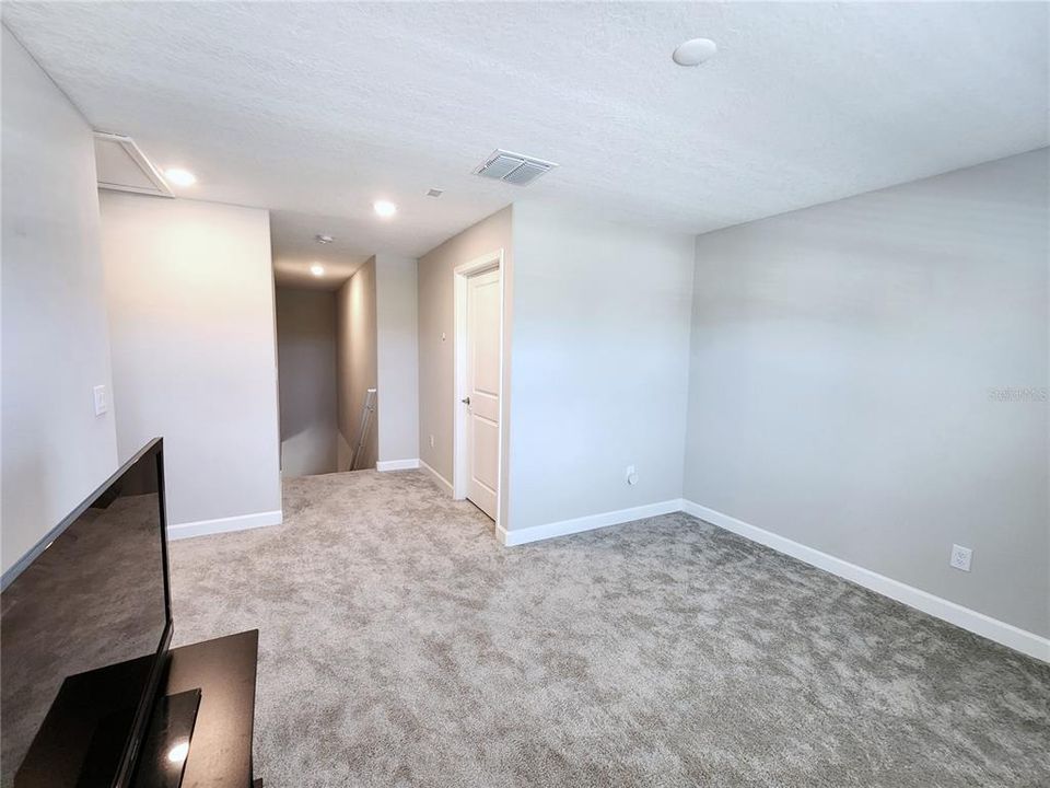 В аренду: $2,350 (2 спален, 2 ванн, 1737 Квадратных фут)