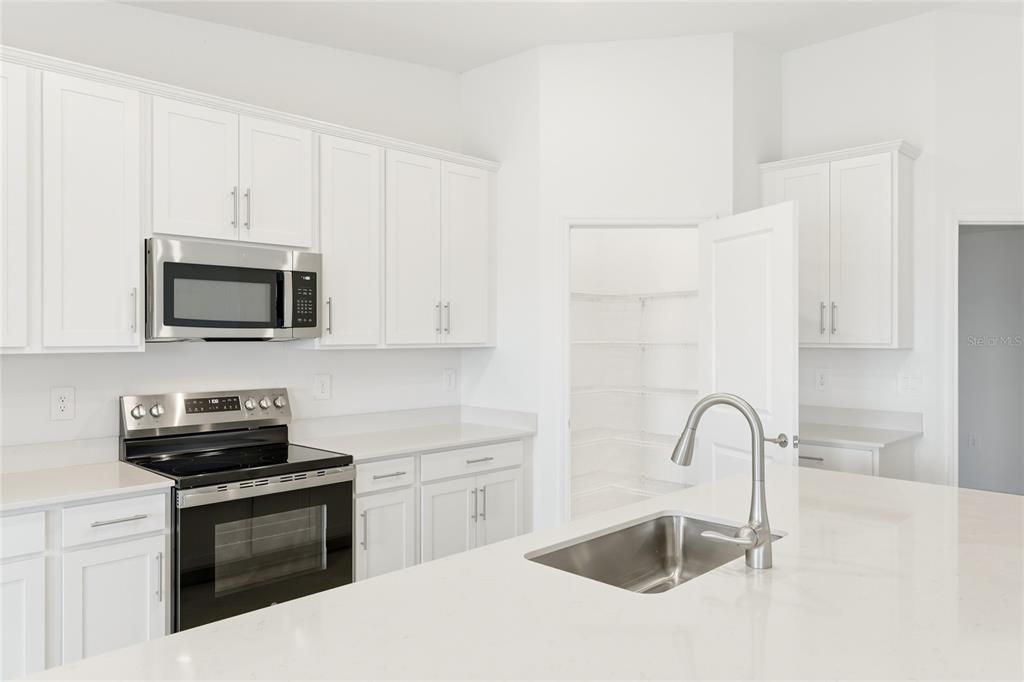 В аренду: $3,100 (2 спален, 2 ванн, 1366 Квадратных фут)