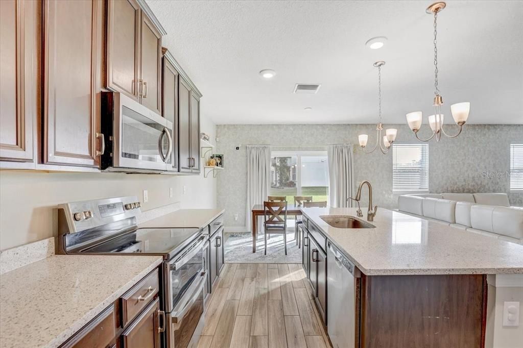 待售: $475,000 (5 贝兹, 3 浴室, 2627 平方英尺)