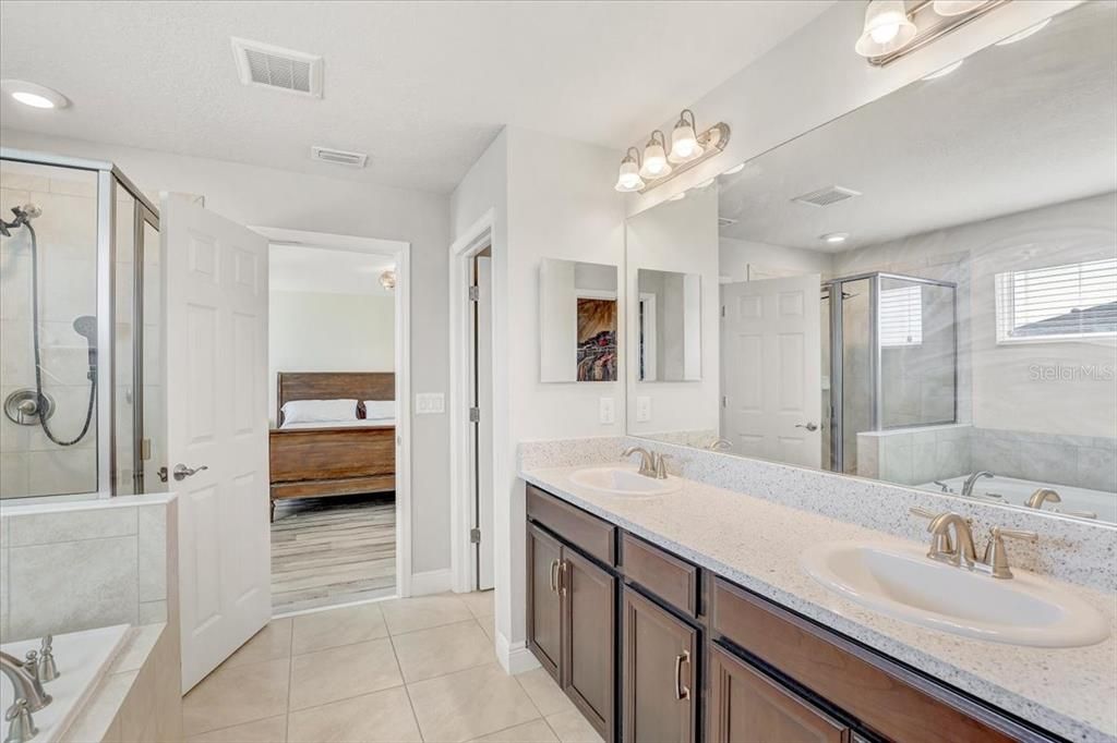 待售: $475,000 (5 贝兹, 3 浴室, 2627 平方英尺)