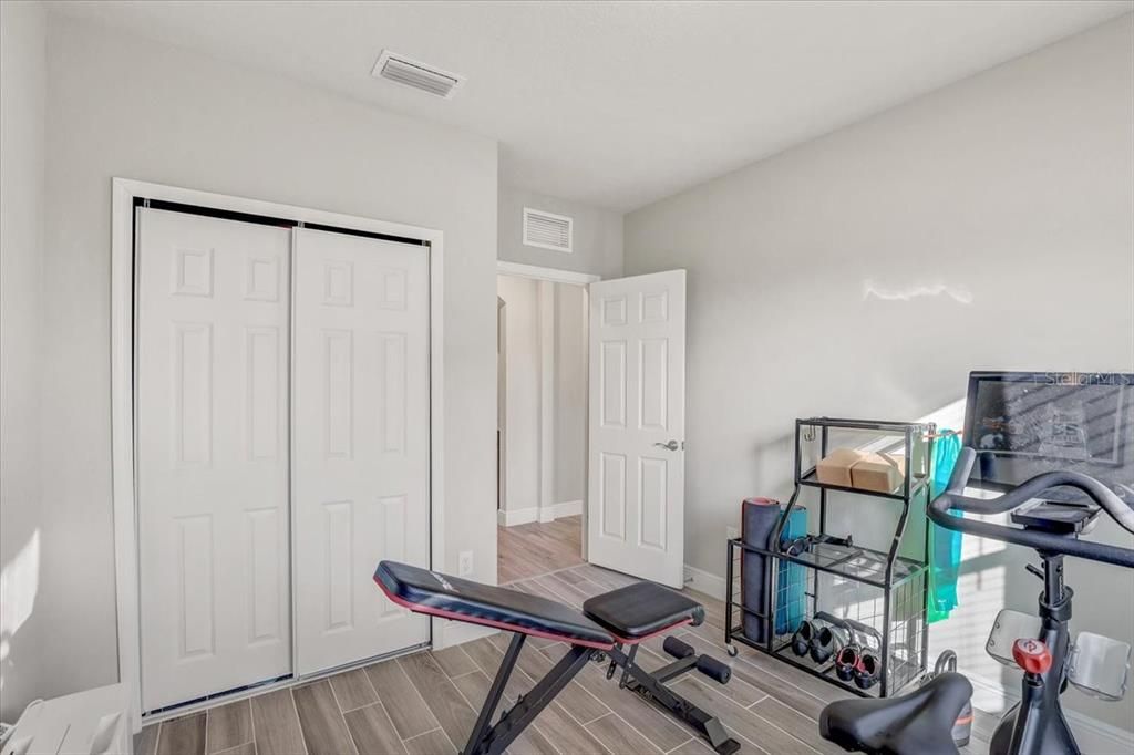 待售: $475,000 (5 贝兹, 3 浴室, 2627 平方英尺)