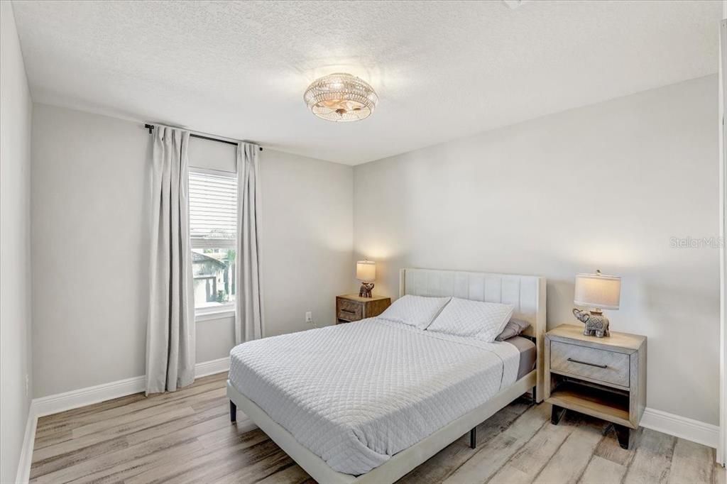 待售: $475,000 (5 贝兹, 3 浴室, 2627 平方英尺)