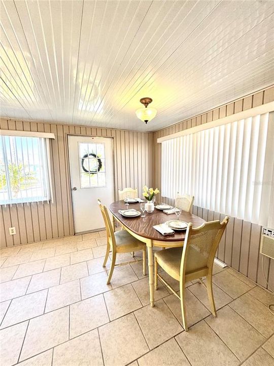 En Venta: $135,000 (2 camas, 2 baños, 1280 Pies cuadrados)