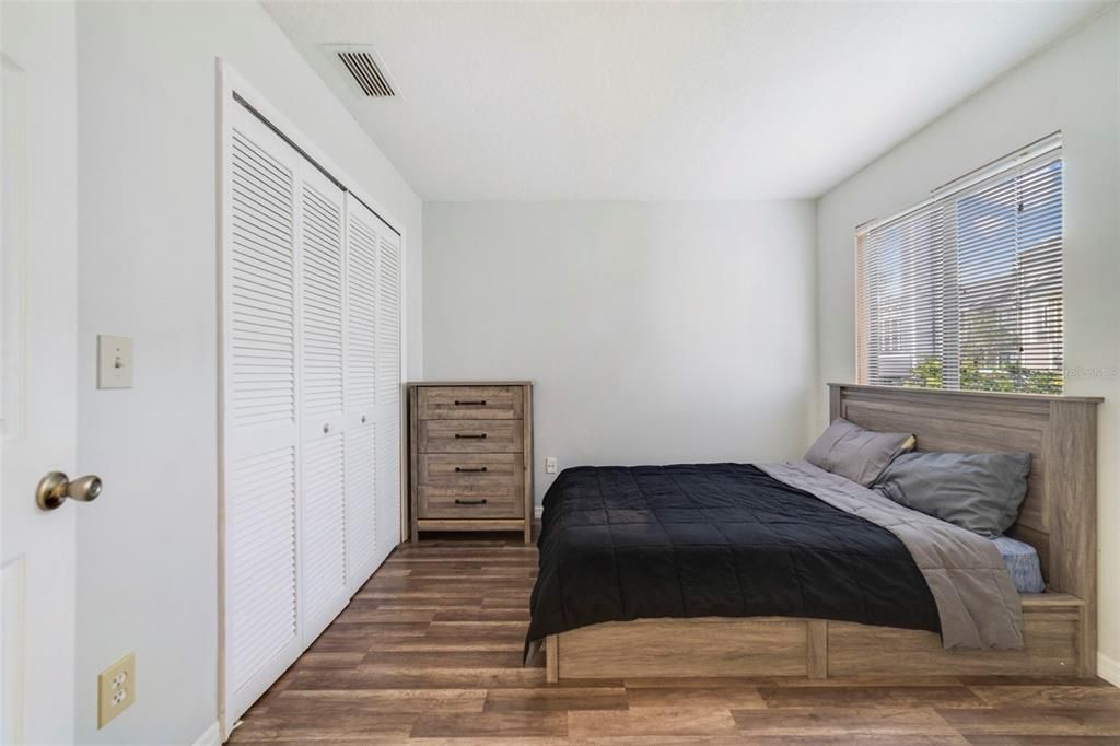 На продажу: $205,000 (2 спален, 2 ванн, 874 Квадратных фут)