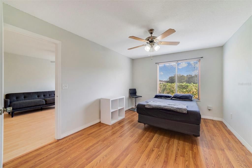 На продажу: $205,000 (2 спален, 2 ванн, 874 Квадратных фут)