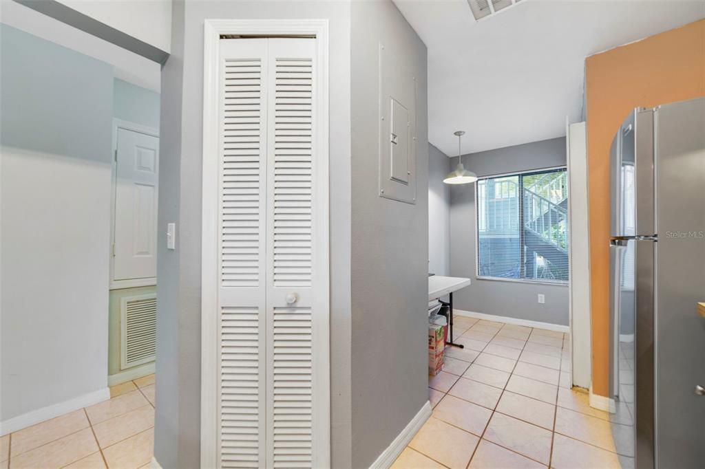 На продажу: $205,000 (2 спален, 2 ванн, 874 Квадратных фут)