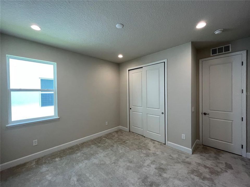 En Renta: $2,550 (4 camas, 3 baños, 2200 Pies cuadrados)