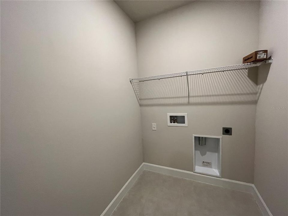 En Renta: $2,550 (4 camas, 3 baños, 2200 Pies cuadrados)