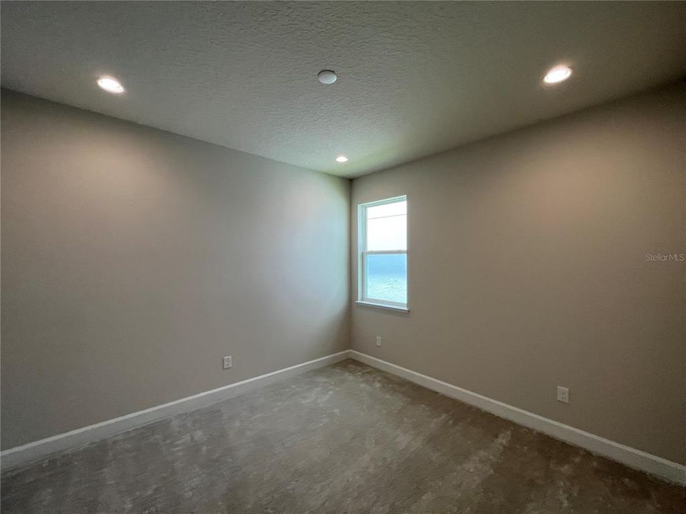 En Renta: $2,550 (4 camas, 3 baños, 2200 Pies cuadrados)