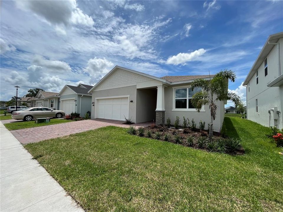 En Renta: $2,550 (4 camas, 3 baños, 2200 Pies cuadrados)