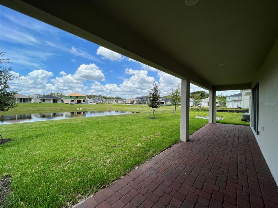 En Renta: $2,550 (4 camas, 3 baños, 2200 Pies cuadrados)