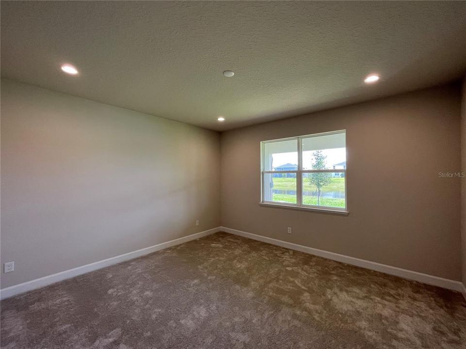 En Renta: $2,550 (4 camas, 3 baños, 2200 Pies cuadrados)