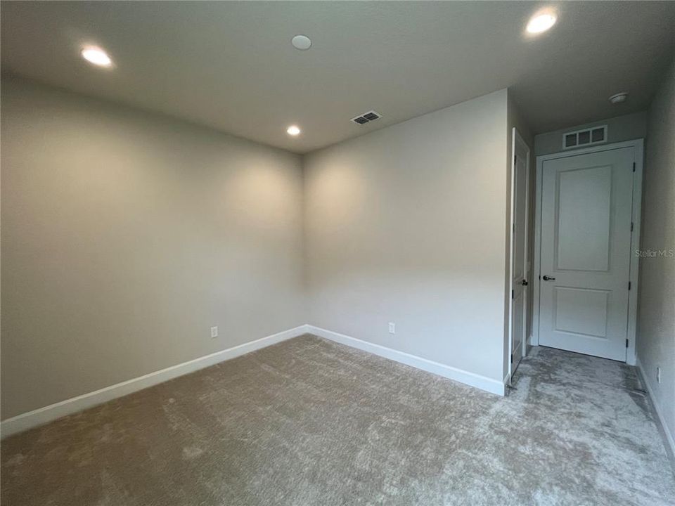 En Renta: $2,550 (4 camas, 3 baños, 2200 Pies cuadrados)