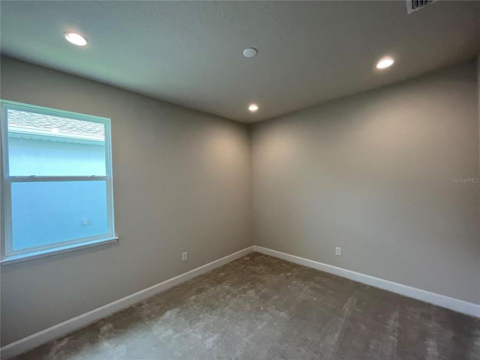 En Renta: $2,550 (4 camas, 3 baños, 2200 Pies cuadrados)