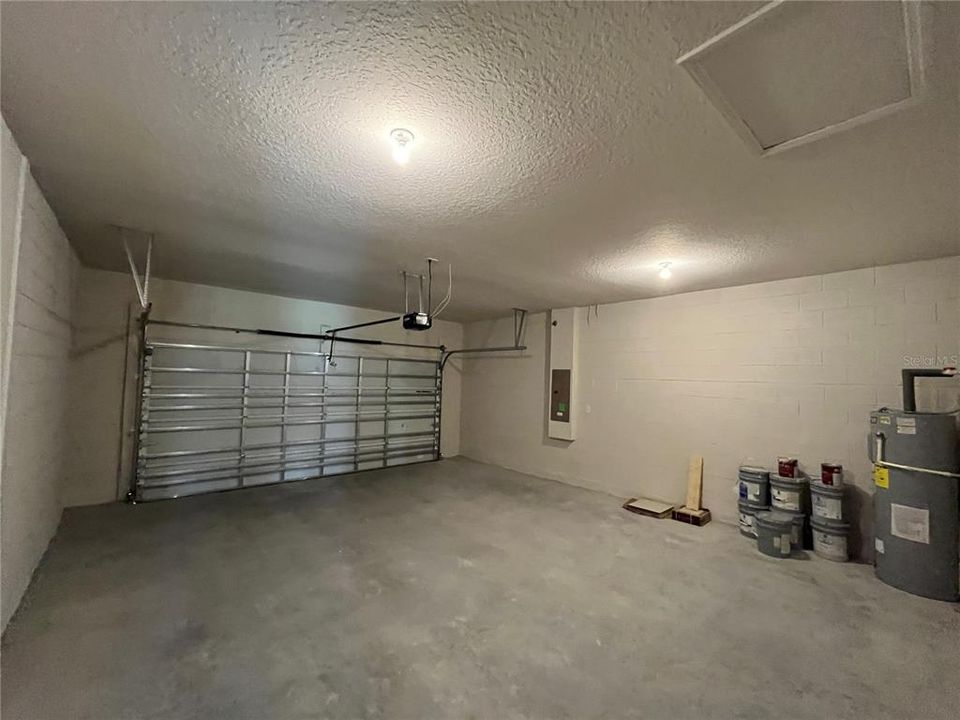 En Renta: $2,550 (4 camas, 3 baños, 2200 Pies cuadrados)