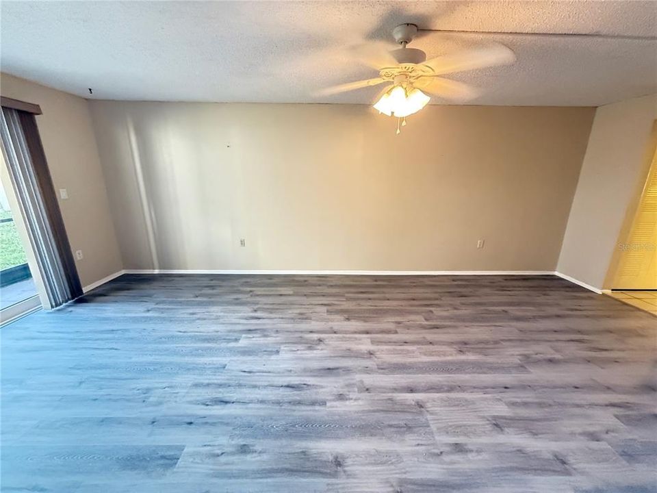 For Sale: $120,000 (1 beds, 1 baths, 760 Square Feet)