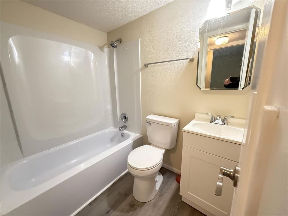 For Sale: $120,000 (1 beds, 1 baths, 760 Square Feet)