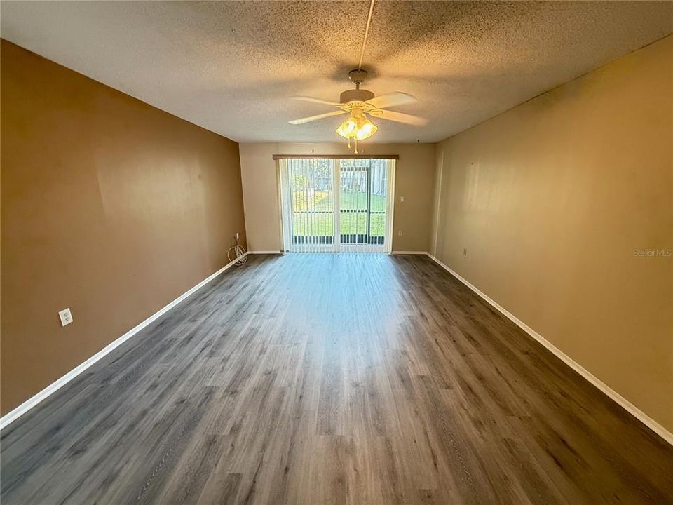 For Sale: $120,000 (1 beds, 1 baths, 760 Square Feet)