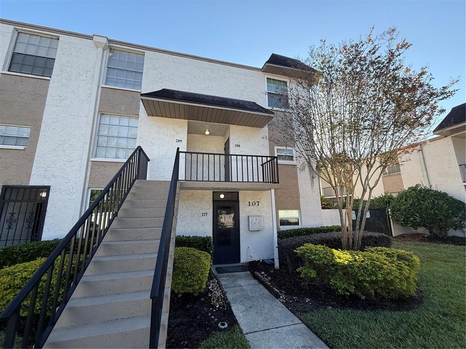 For Sale: $120,000 (1 beds, 1 baths, 760 Square Feet)