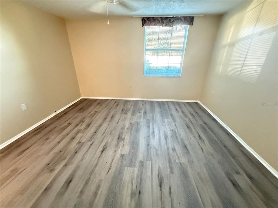 For Sale: $120,000 (1 beds, 1 baths, 760 Square Feet)