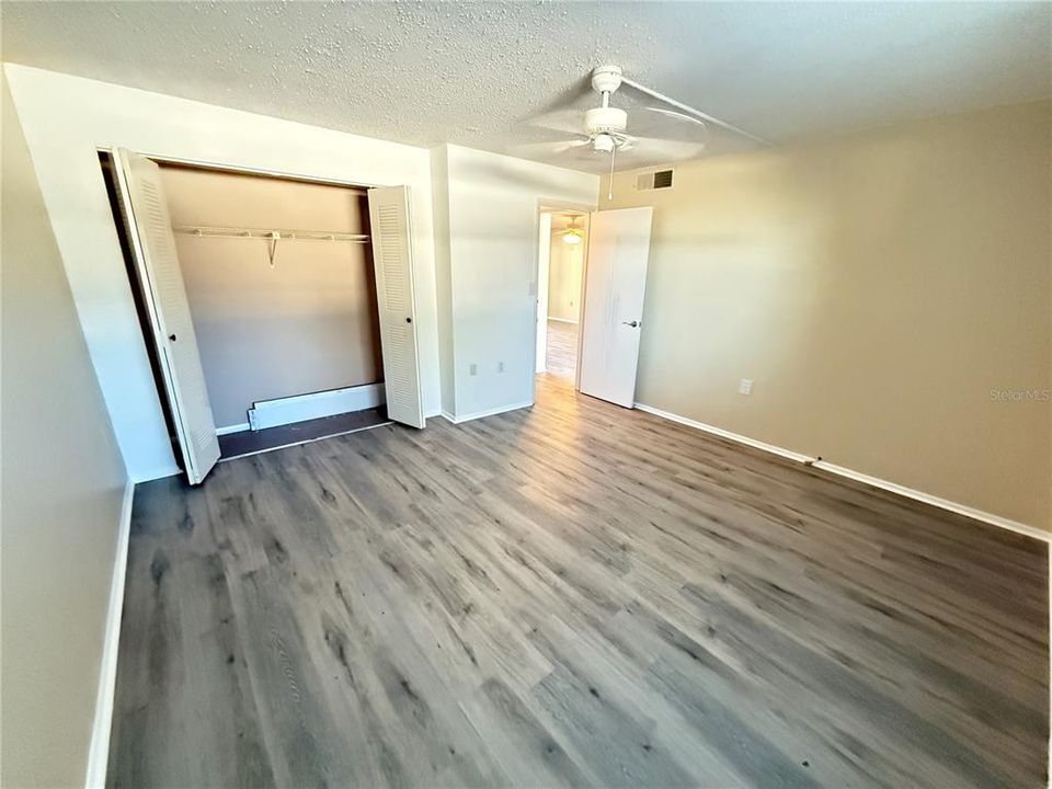 For Sale: $120,000 (1 beds, 1 baths, 760 Square Feet)