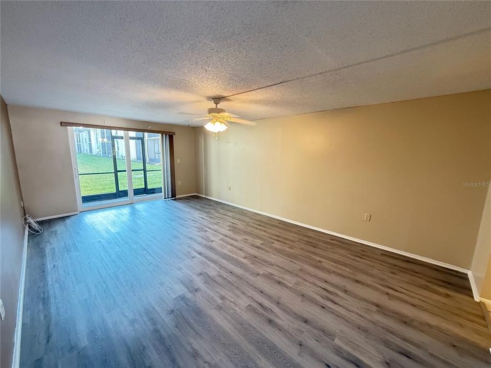 For Sale: $120,000 (1 beds, 1 baths, 760 Square Feet)