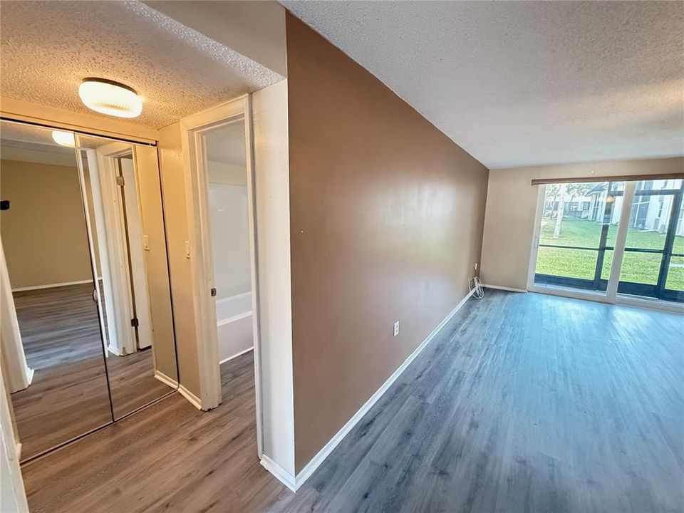 For Sale: $120,000 (1 beds, 1 baths, 760 Square Feet)