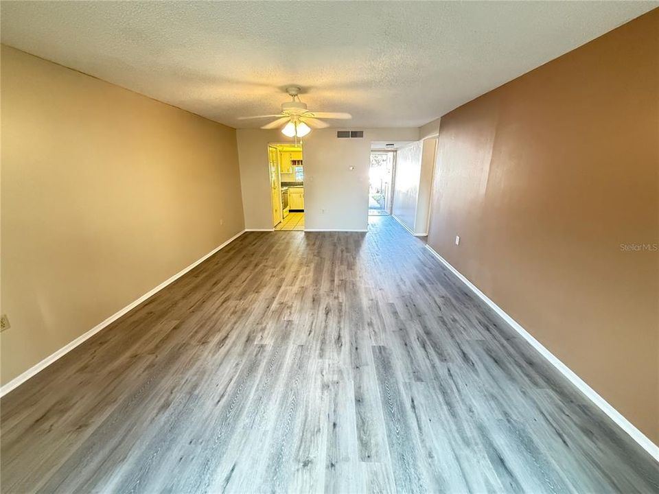 For Sale: $120,000 (1 beds, 1 baths, 760 Square Feet)