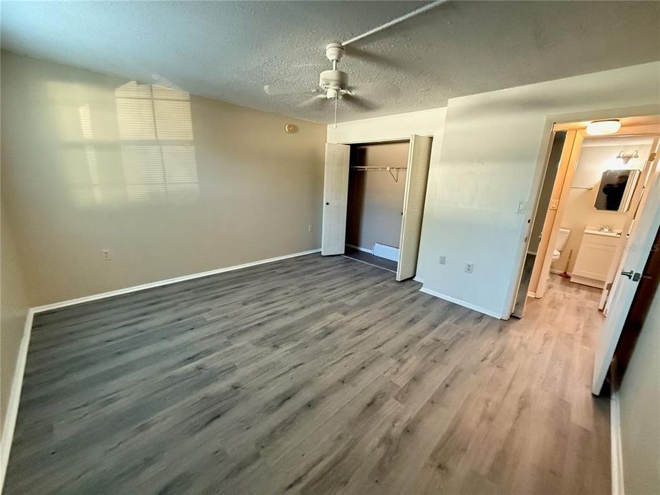 For Sale: $120,000 (1 beds, 1 baths, 760 Square Feet)