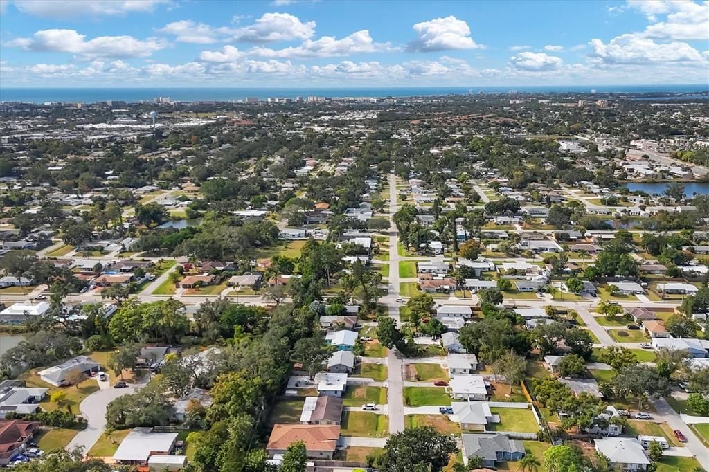 For Sale: $309,000 (2 beds, 1 baths, 910 Square Feet)